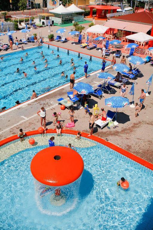 Hotel Etna - Nuova Gestione Romagnola All-Inclusive Spiaggia Parcheggio Riccione Extérieur photo