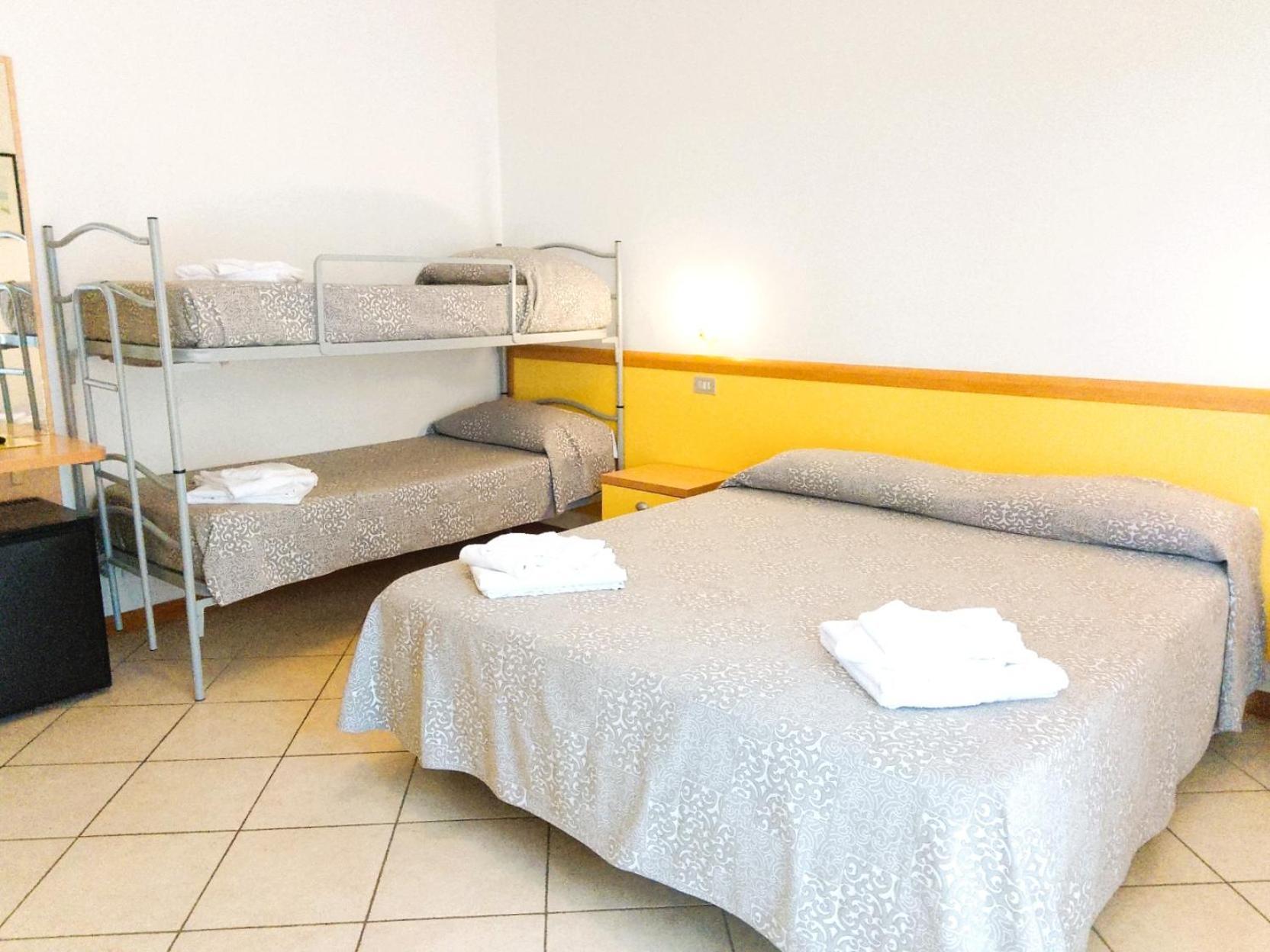 Hotel Etna - Nuova Gestione Romagnola All-Inclusive Spiaggia Parcheggio Riccione Extérieur photo