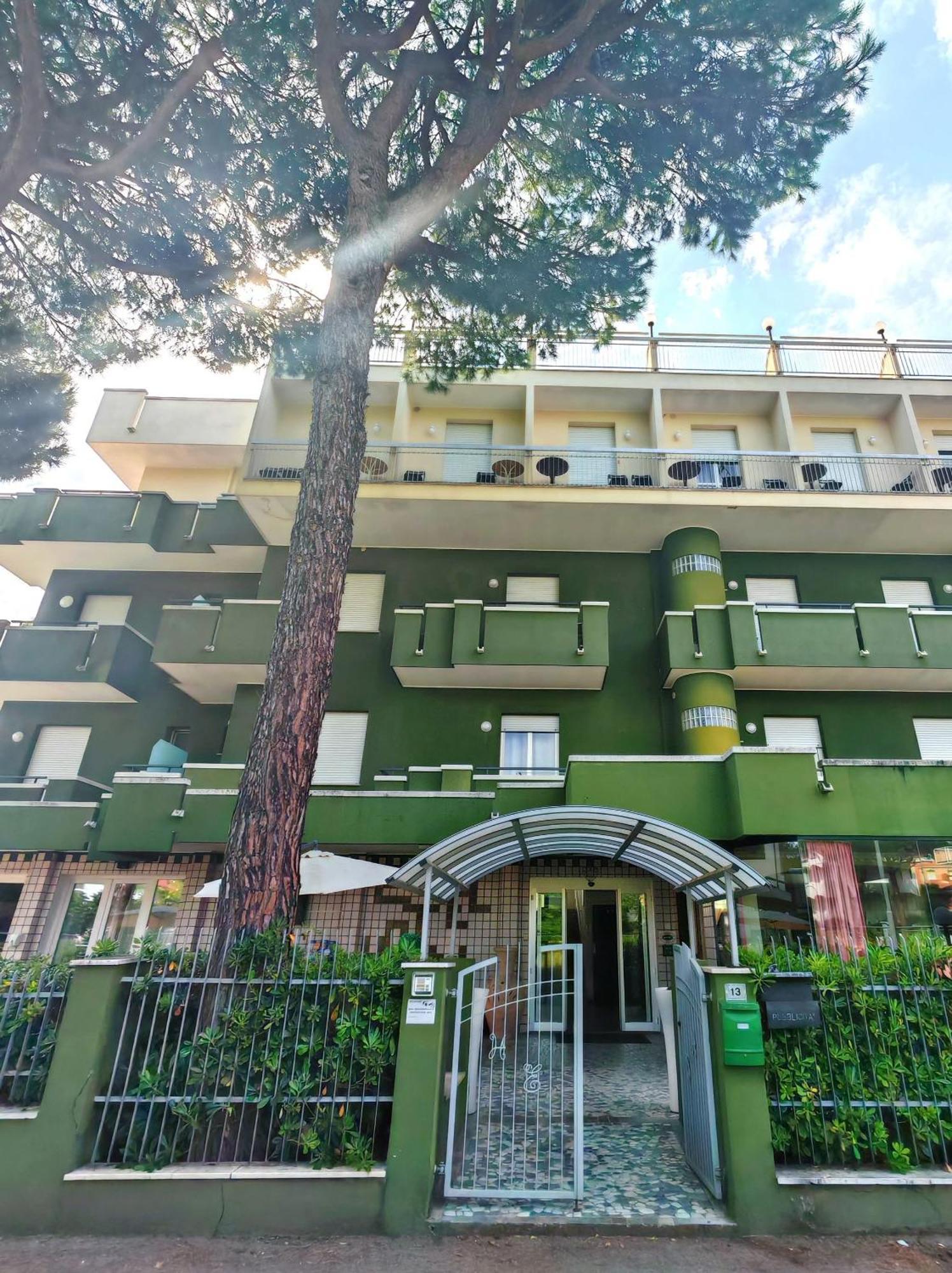 Hotel Etna - Nuova Gestione Romagnola All-Inclusive Spiaggia Parcheggio Riccione Extérieur photo