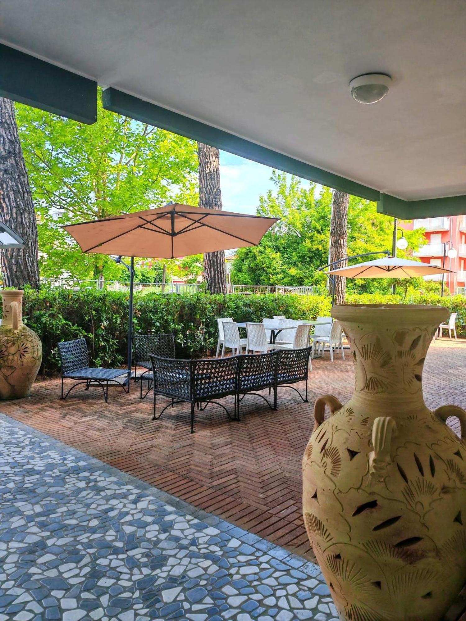 Hotel Etna - Nuova Gestione Romagnola All-Inclusive Spiaggia Parcheggio Riccione Extérieur photo