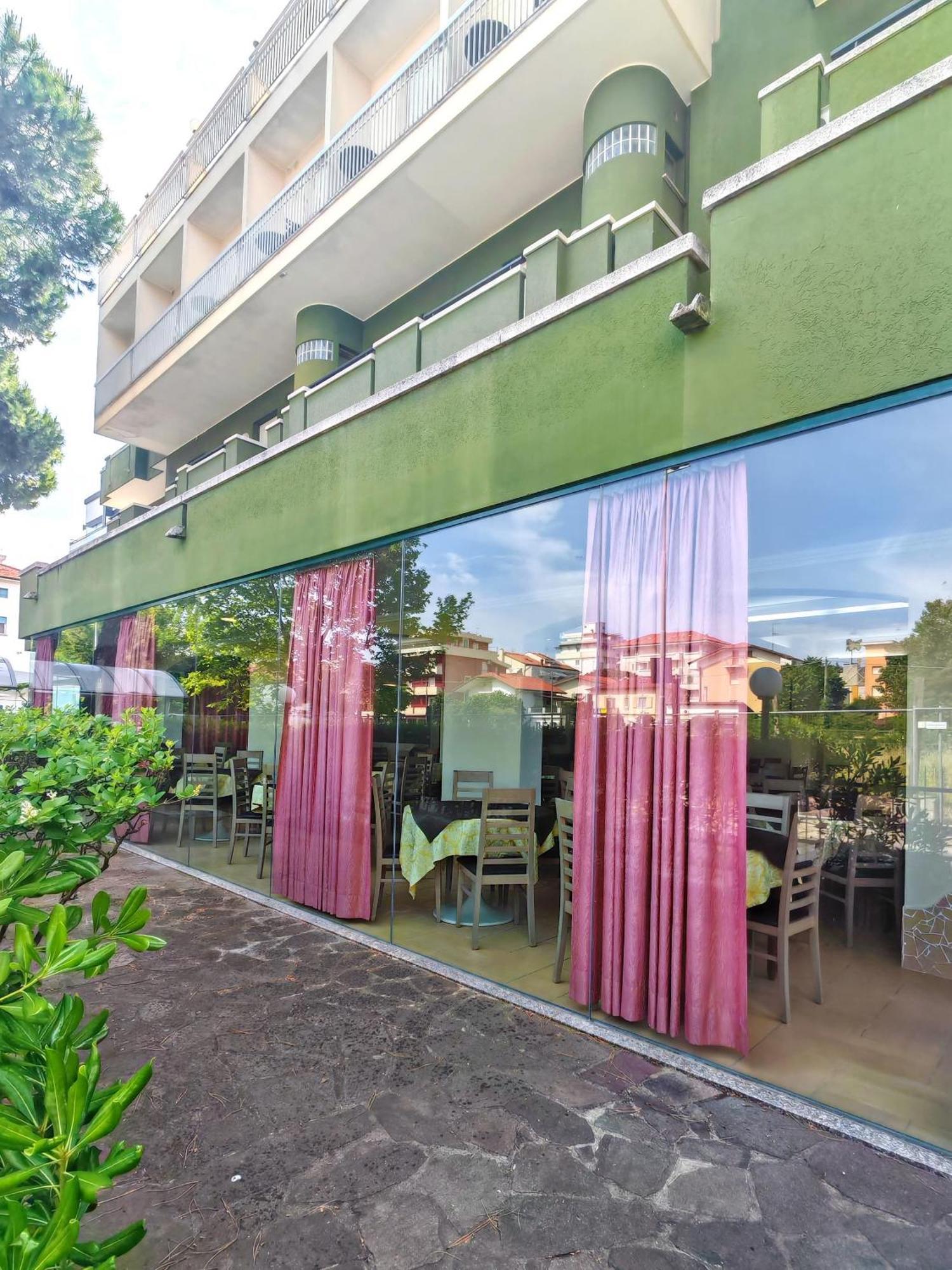 Hotel Etna - Nuova Gestione Romagnola All-Inclusive Spiaggia Parcheggio Riccione Extérieur photo