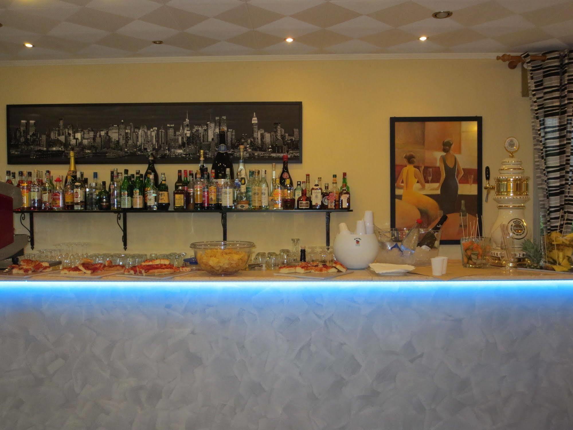 Hotel Etna - Nuova Gestione Romagnola All-Inclusive Spiaggia Parcheggio Riccione Extérieur photo