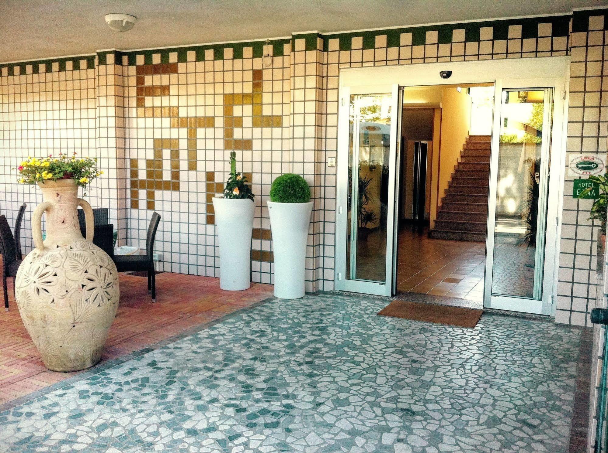 Hotel Etna - Nuova Gestione Romagnola All-Inclusive Spiaggia Parcheggio Riccione Extérieur photo