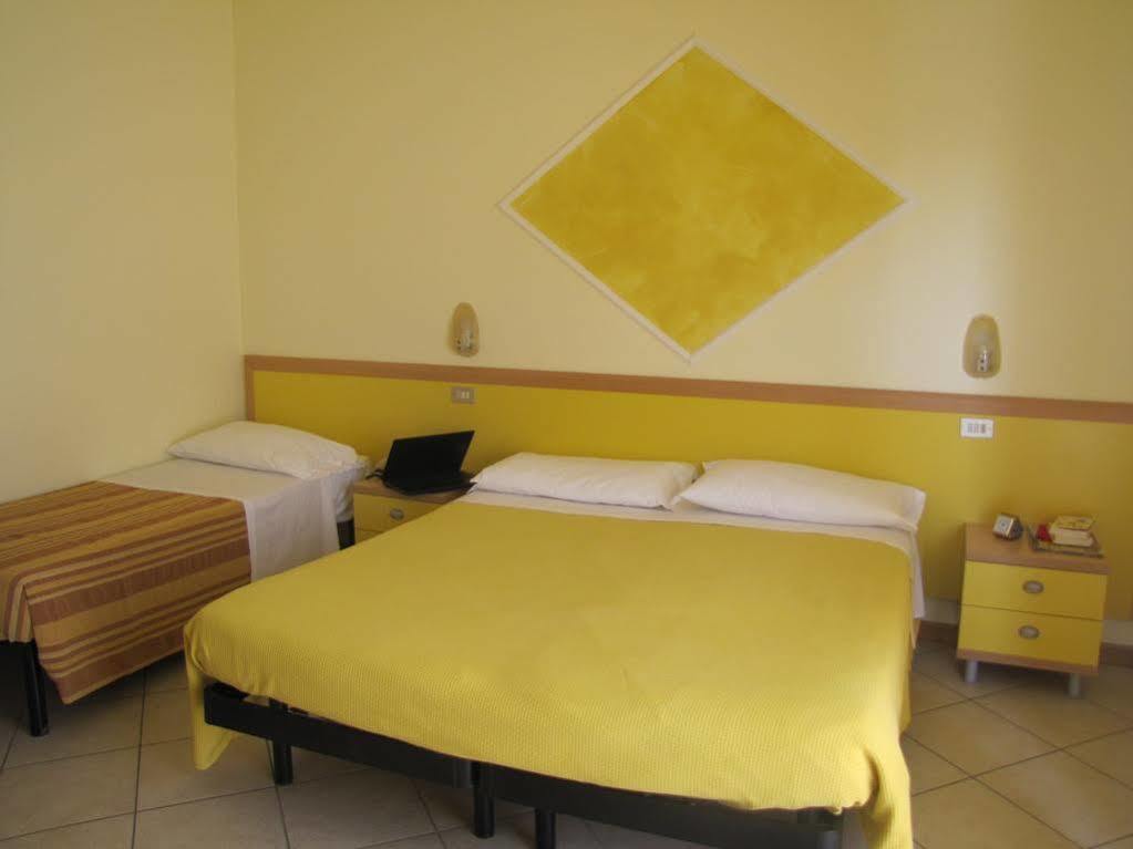Hotel Etna - Nuova Gestione Romagnola All-Inclusive Spiaggia Parcheggio Riccione Extérieur photo