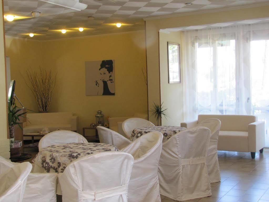 Hotel Etna - Nuova Gestione Romagnola All-Inclusive Spiaggia Parcheggio Riccione Extérieur photo