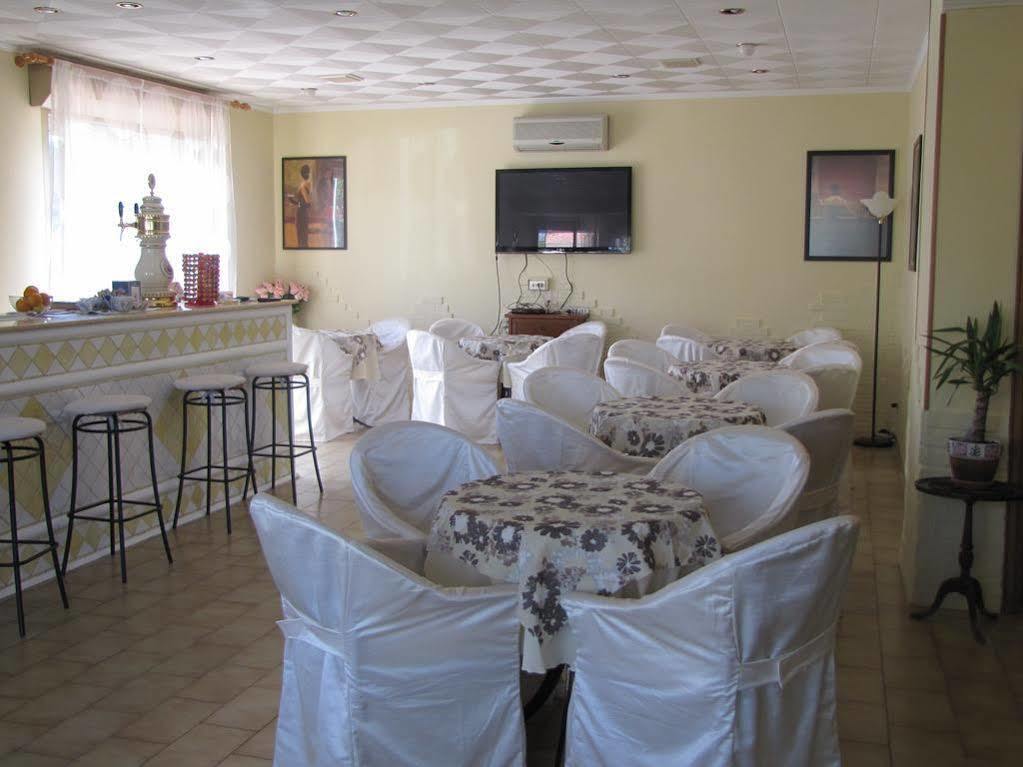 Hotel Etna - Nuova Gestione Romagnola All-Inclusive Spiaggia Parcheggio Riccione Extérieur photo