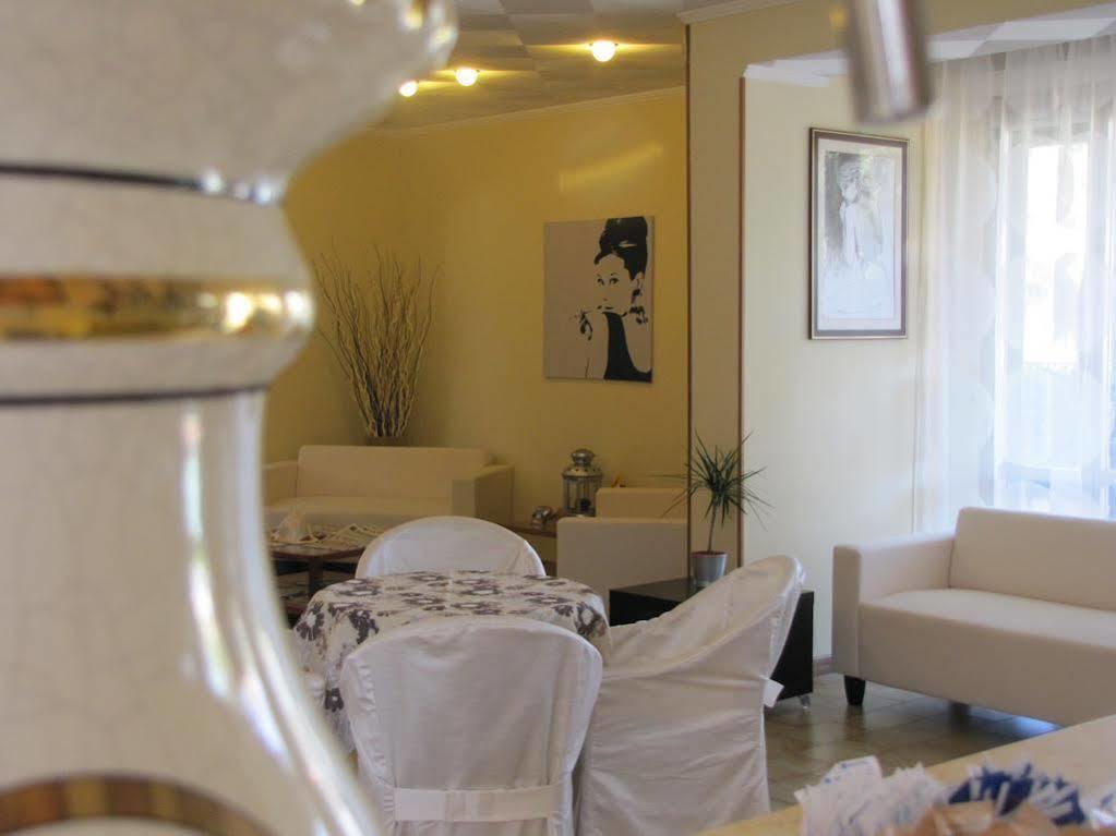 Hotel Etna - Nuova Gestione Romagnola All-Inclusive Spiaggia Parcheggio Riccione Extérieur photo